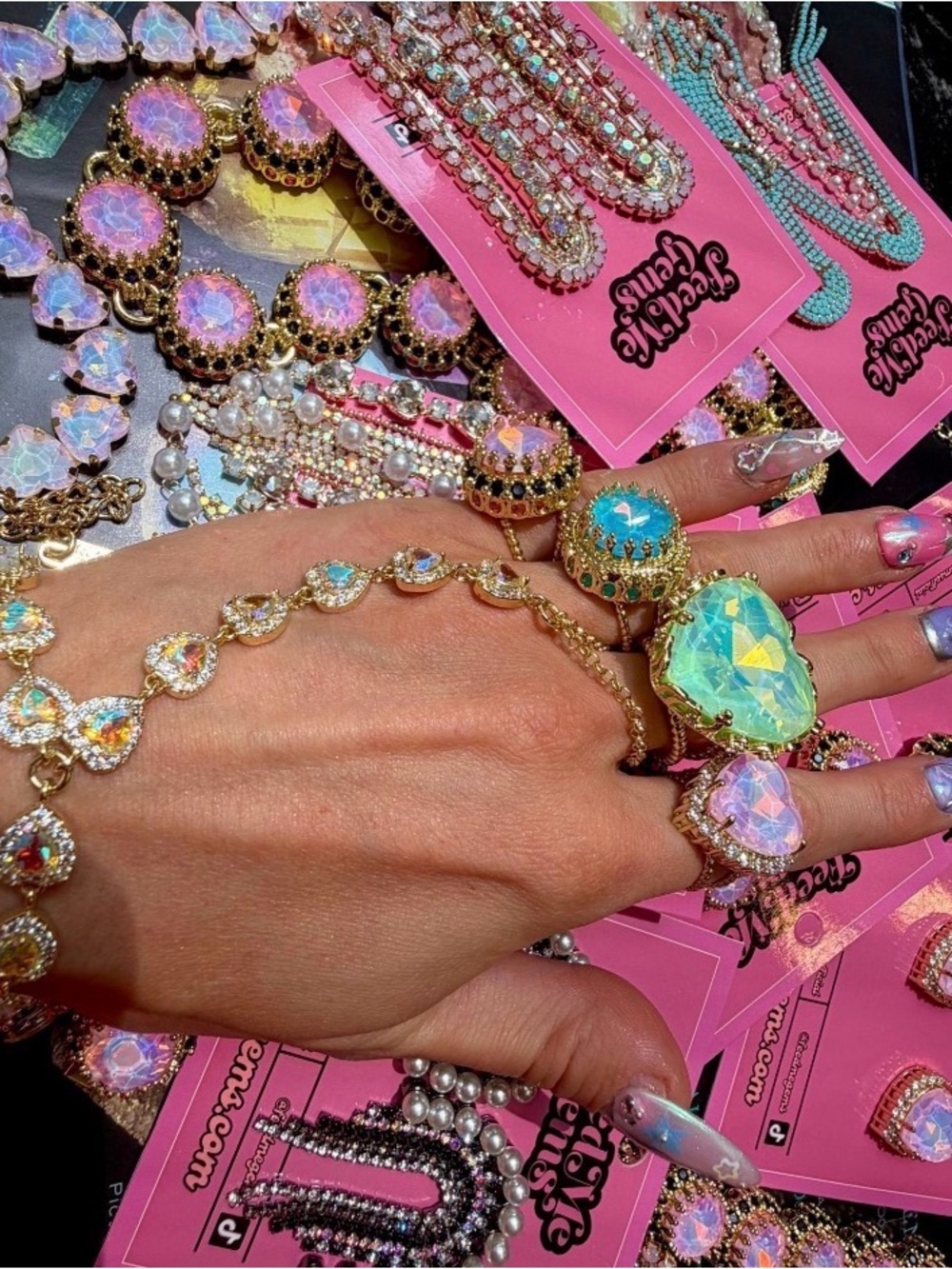 Feed Me Gems AB Fairy Heart Hand Chain
